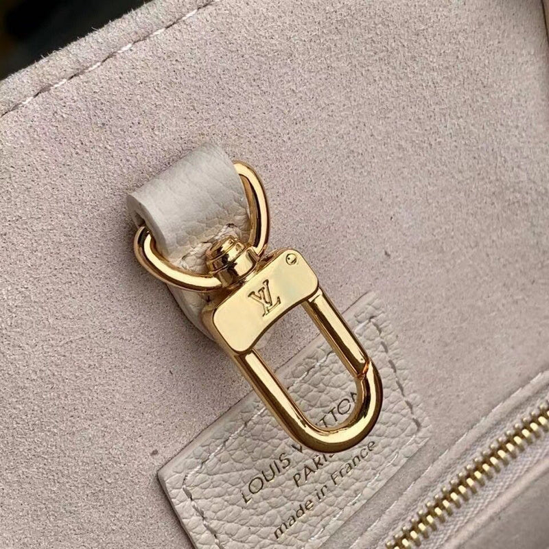 Alice Bags- Louis Vuittons  - 16613
