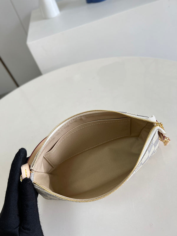 Alice  Bags- Louis Vuittons  - 16544