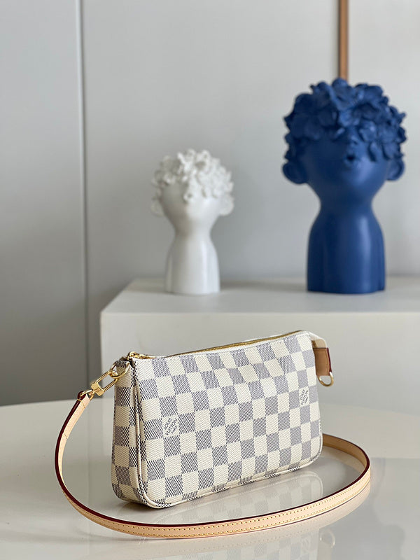 Alice  Bags- Louis Vuittons  - 16544