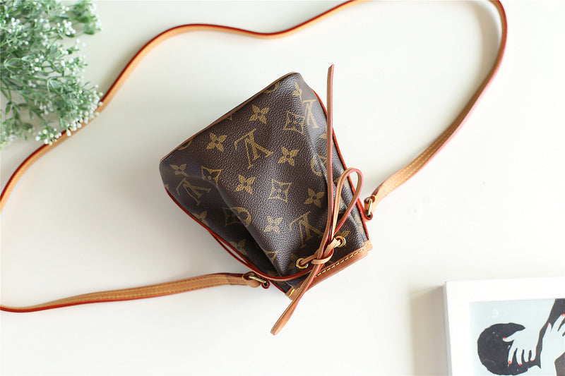 Alice bags - Louis Vuittons  - 9390