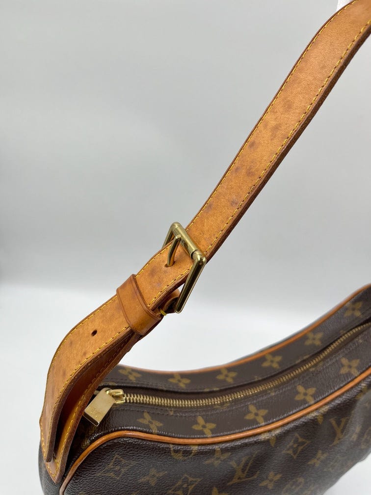 Louis Vuitton Croissant MM