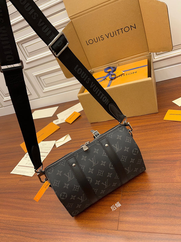 Alice Bags- Louis Vuittons  - 16309