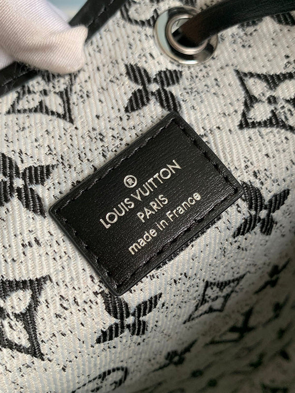 Alice Bags- Louis Vuittons  - 16100