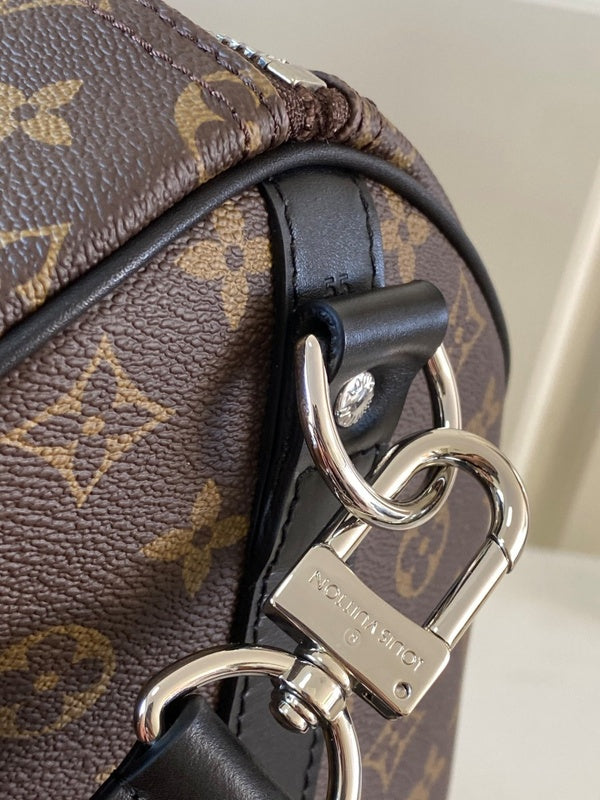 Alice Bags- Louis Vuittons  - 16607