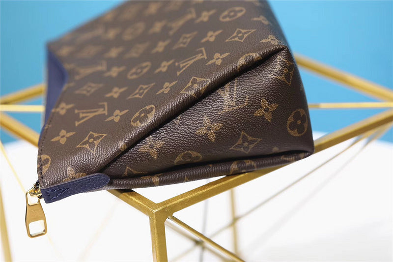 Alice bags - Louis Vuittons  - 8000