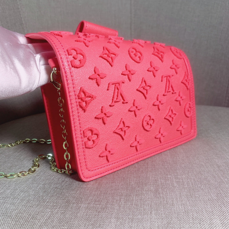 Alice Bags- Louis Vuittons  - 16432