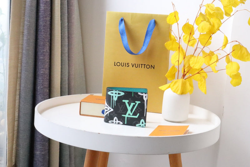 Alice Bags- Louis Vuittons  - 16003