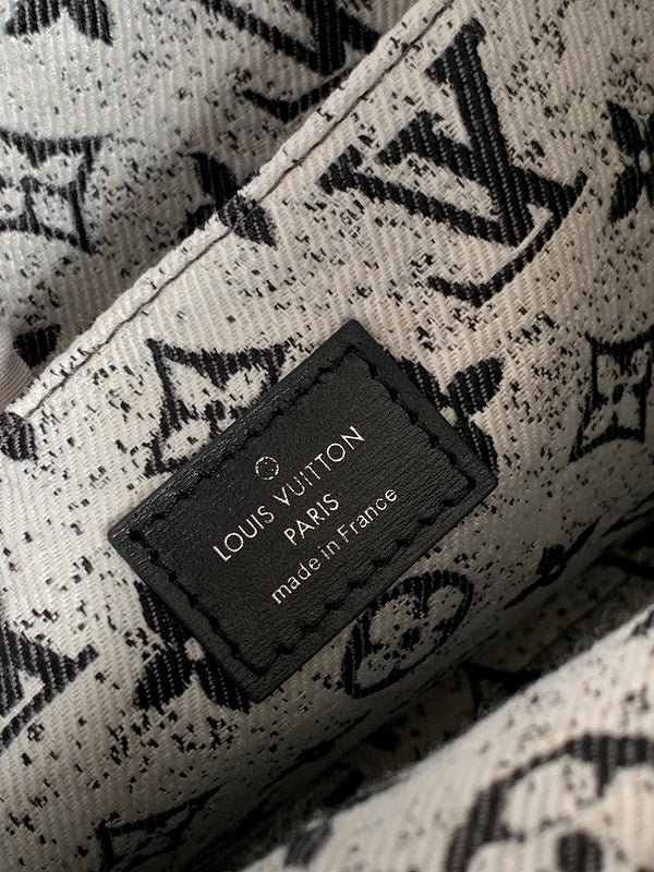 Alice Bags- Louis Vuittons  - 16099