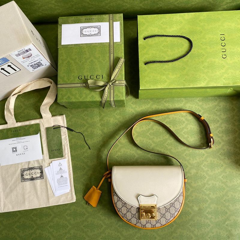 Gucci   Luxury Bags  1026