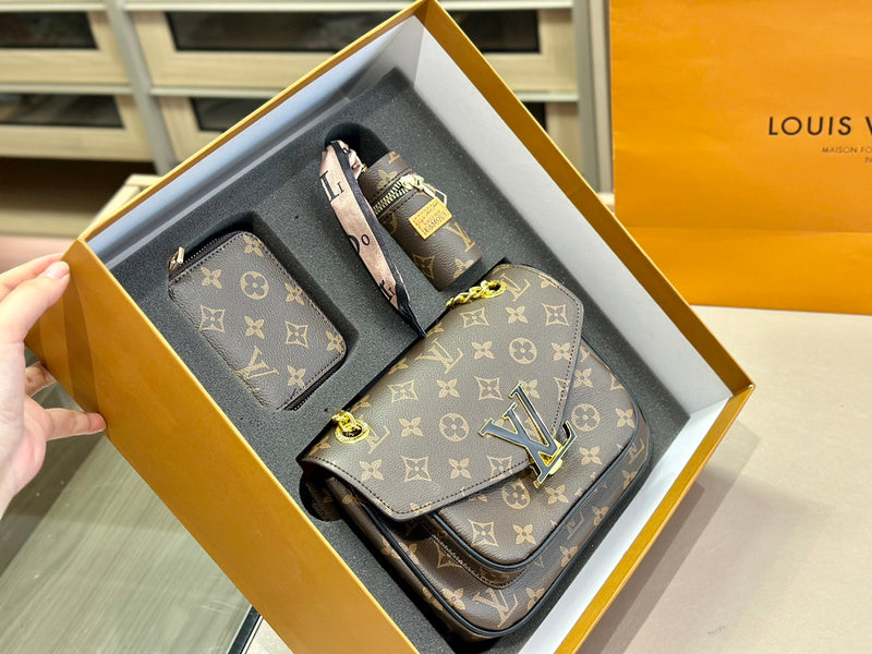 Alice bags - Louis Vuittons  - 14900