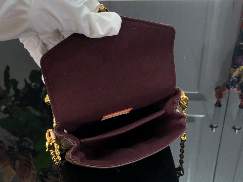 Alice Bags- Louis Vuittons  - 16533