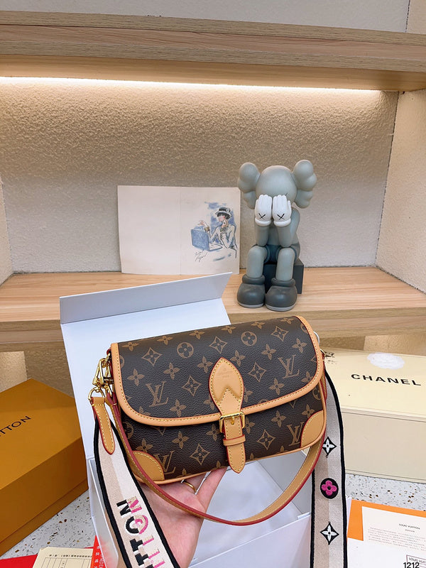 Alice bags - Louis Vuittons  - 14980