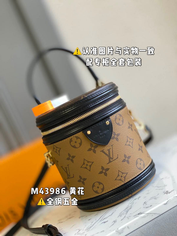 Alice Bags- Louis Vuittons  - 16454