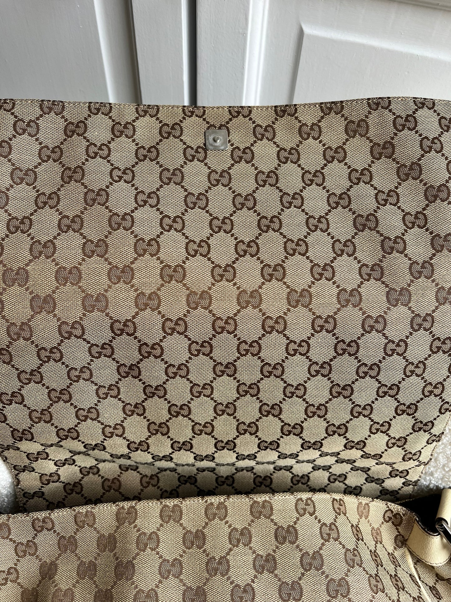 Gucci GG White Beige Canvas Messenger Bag
