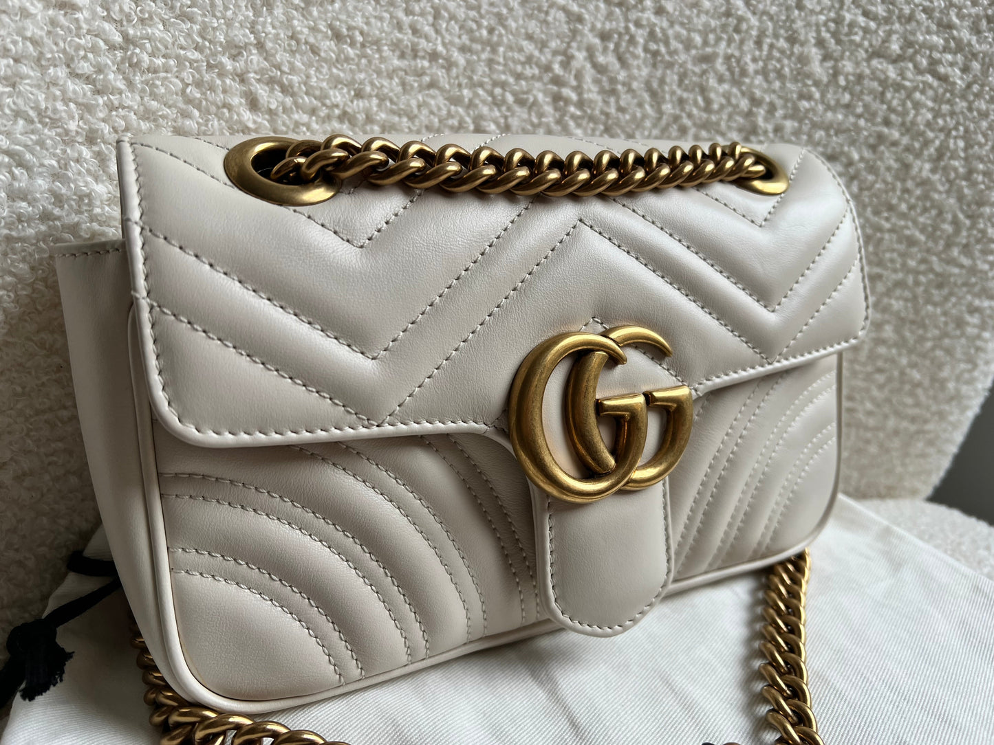 Gucci GG White Marmont Mini Shoulder Bag (RRP £1,890)