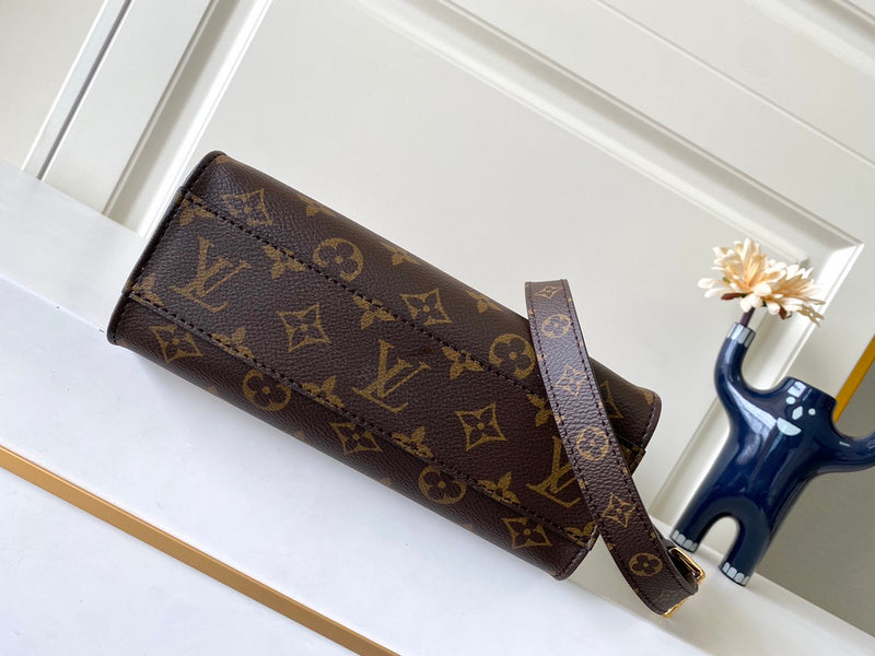 Alice  Bags- Louis Vuittons  - 16302