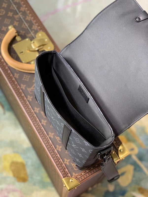 Alice Bags- Louis Vuittons  - 16476