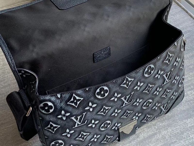 Alice Bags- Louis Vuittons  - 15922