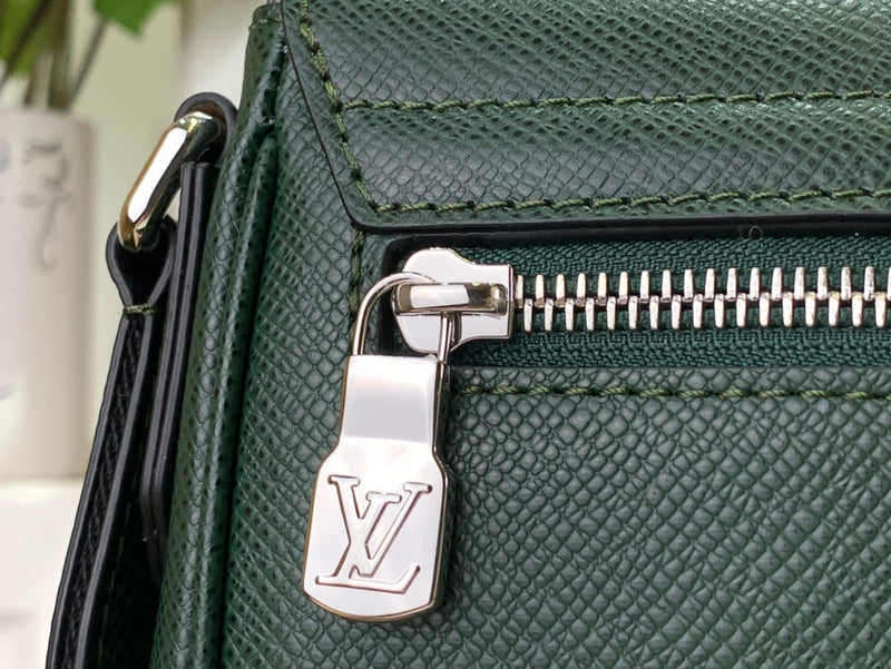 Alice Bags- Louis Vuittons  - 16212
