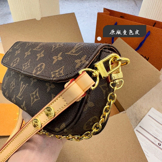 Alice Bags- Louis Vuittons  - 15904