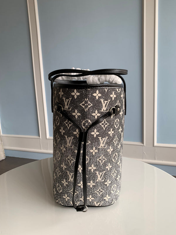 Alice Bags- Louis Vuittons  - 16098
