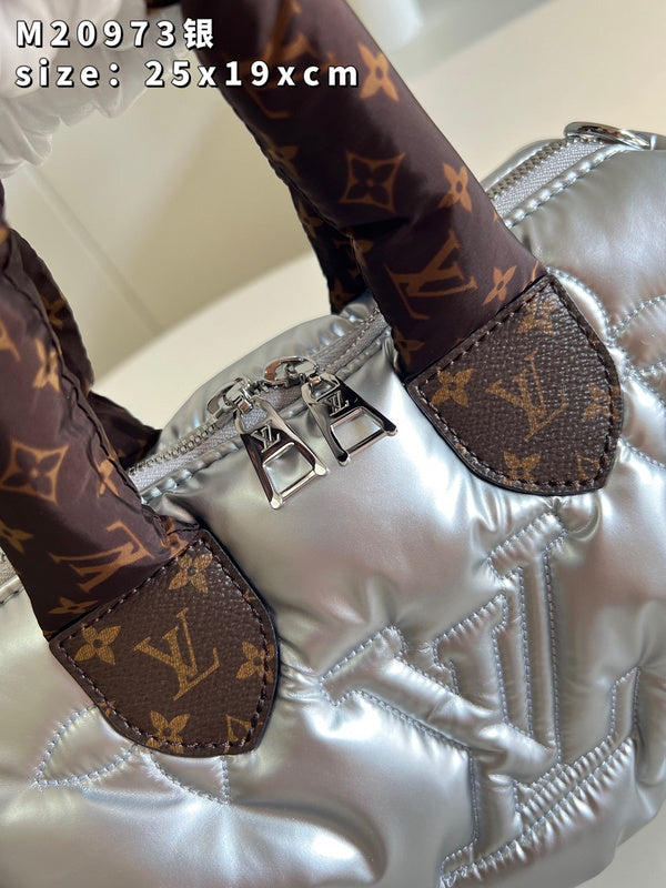 Alice Bags- Louis Vuittons  - 16093