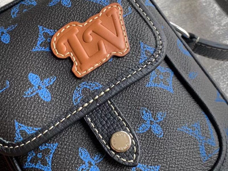 Alice Bags- Louis Vuittons  - 16252
