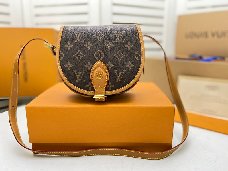 Alice Bags- Louis Vuittons  - 16620