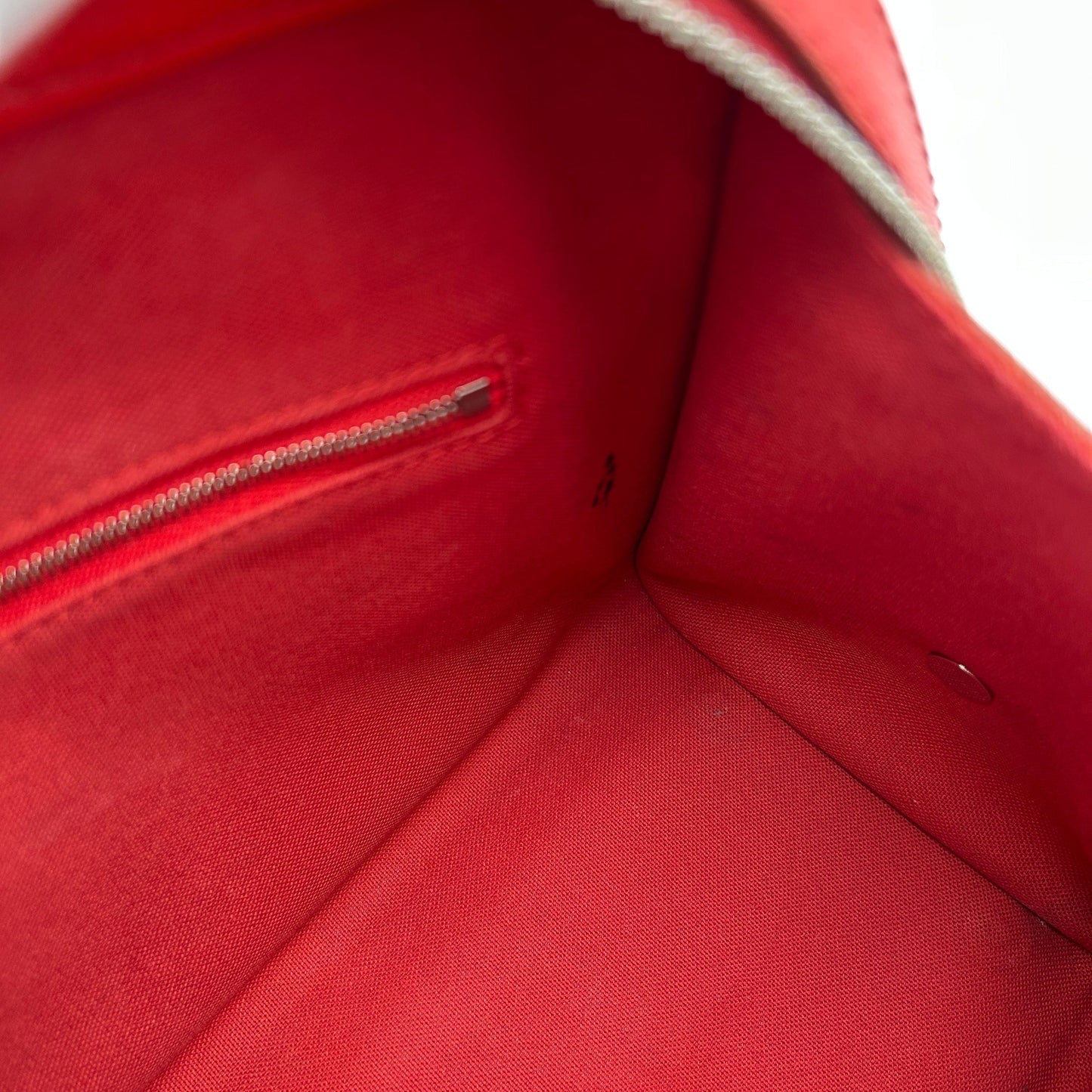 Louis Vuitton Coquelicot Epi Leather Vaneau LA22848