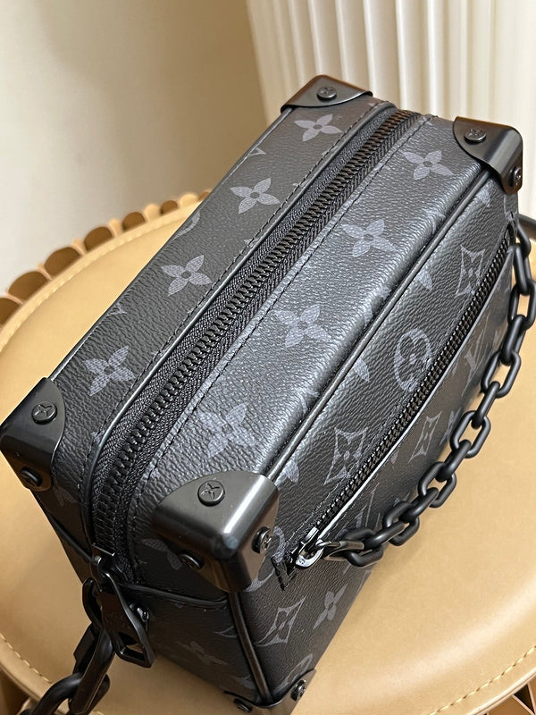 Alice Bags- Louis Vuittons  - 16139