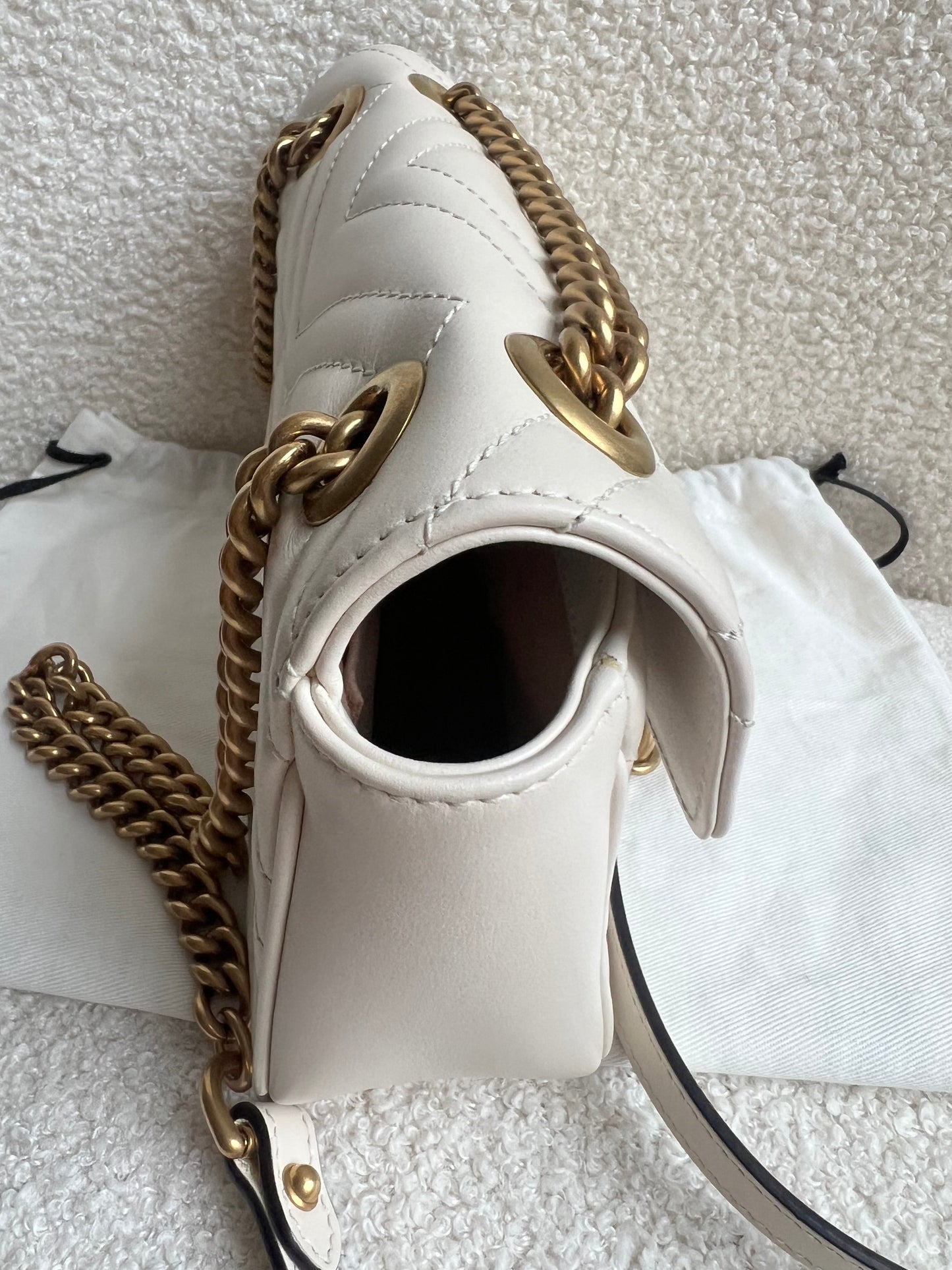 Gucci GG White Marmont Mini Shoulder Bag (RRP £1,890)