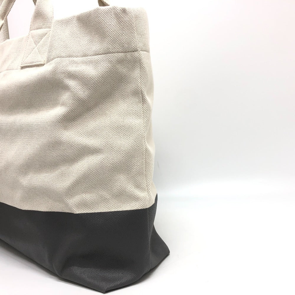 GUCCI Tote Bag 779510 canvas white Embossed logo canvas