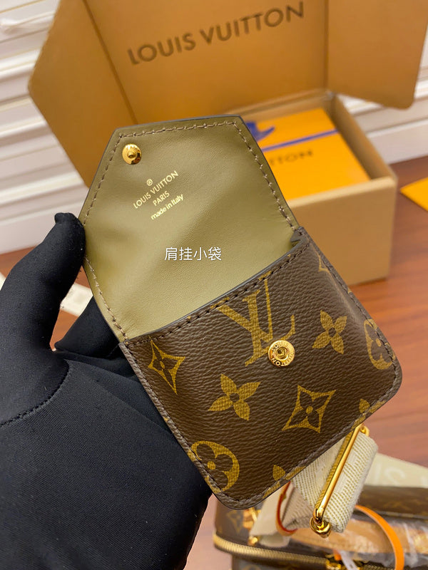 Alice Bags- Louis Vuittons  - 16516