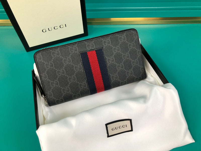 Gucci   Luxury Bags  946