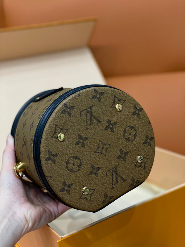Alice Bags- Louis Vuittons  - 16367