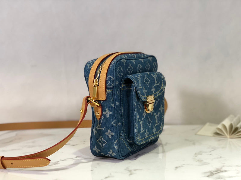 Alice Bags- Louis Vuittons  - 16067