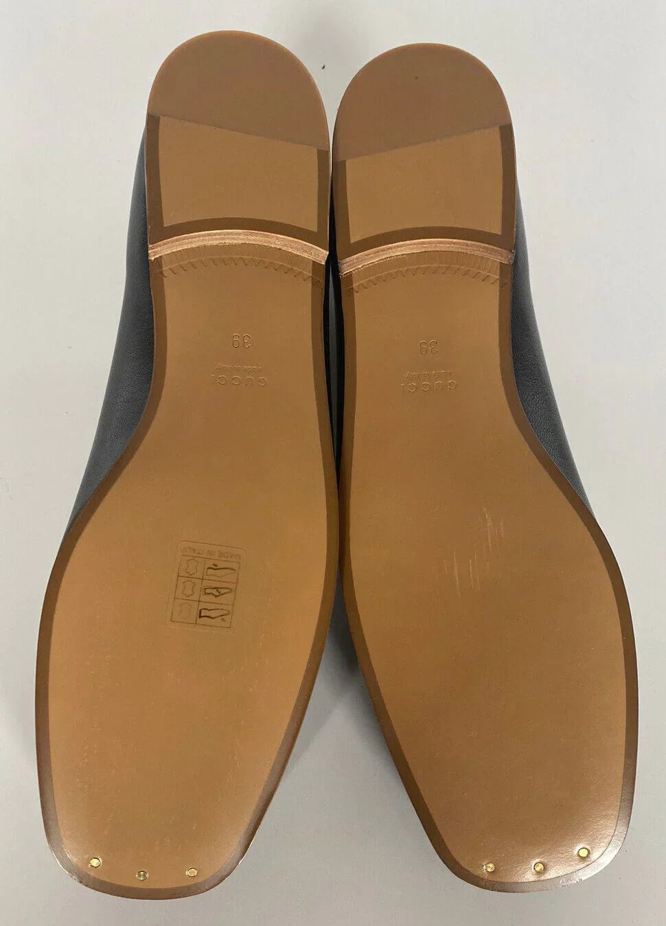 Gucci Leather Ballet Flats in Black with Interlocking GG