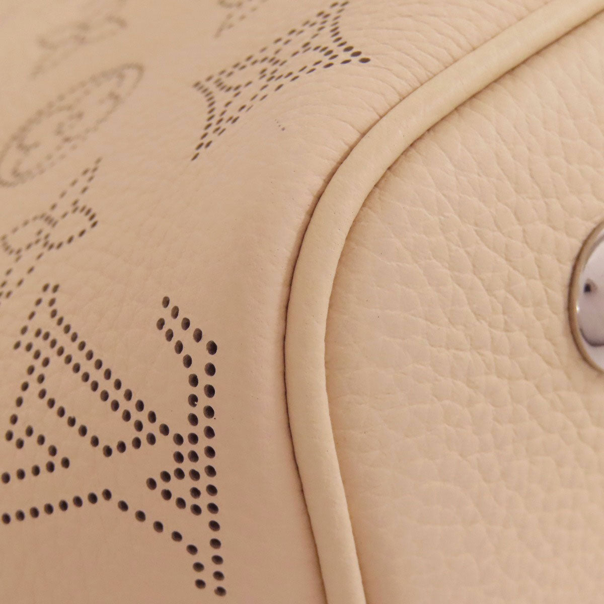 LOUIS VUITTON Handbag M21909 Mahina leather beige Blossom PM Women Used