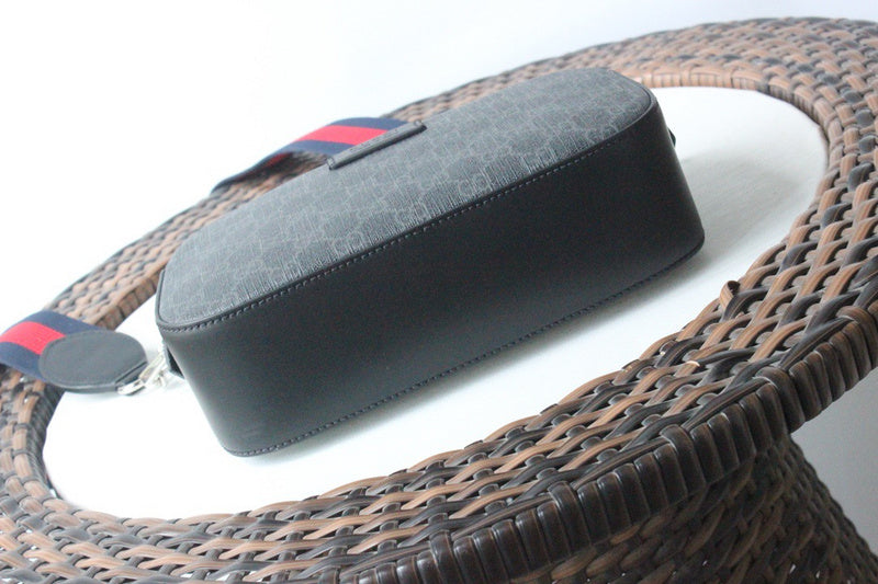 Gucci   Luxury Bags  1121