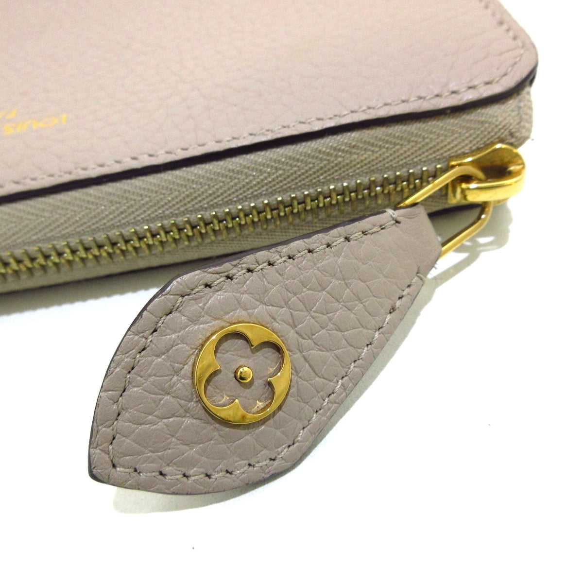 Louis Vuitton Beige Leather Comete wallet accessories