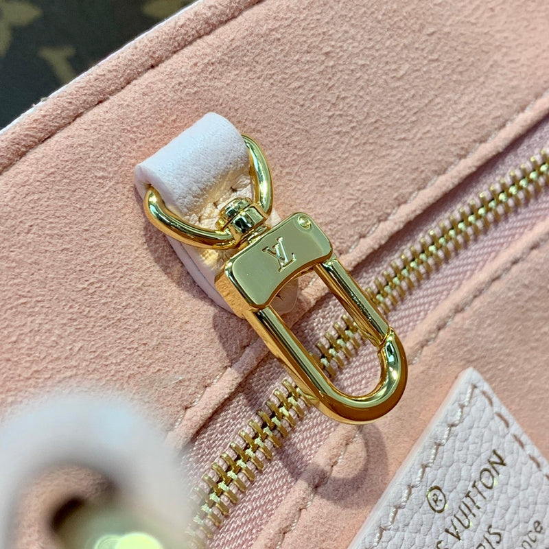 Alice Bags- Louis Vuittons  - 16565