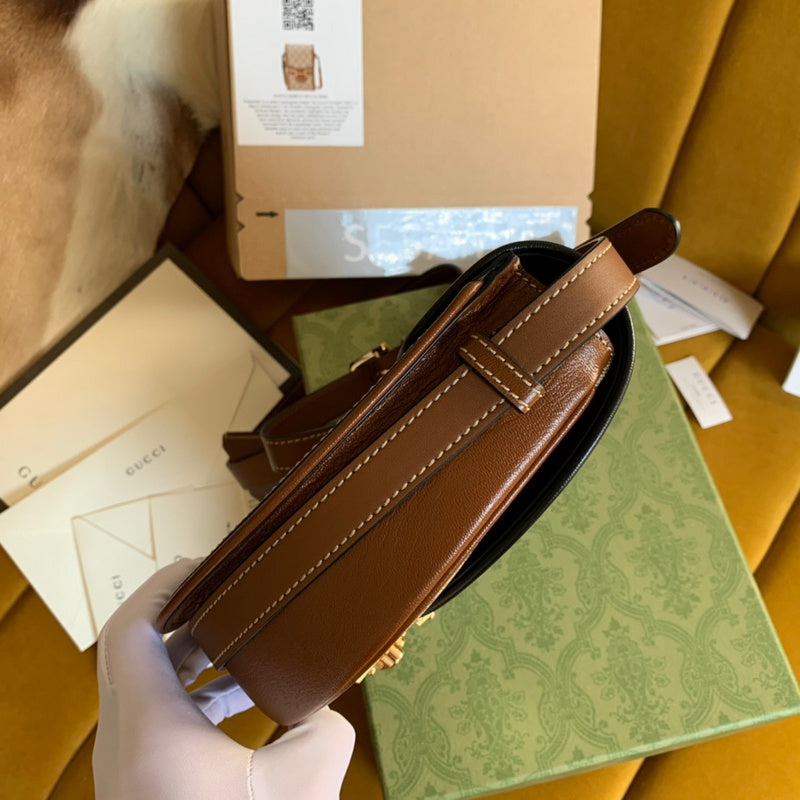 Gucci   Luxury Bags  1027