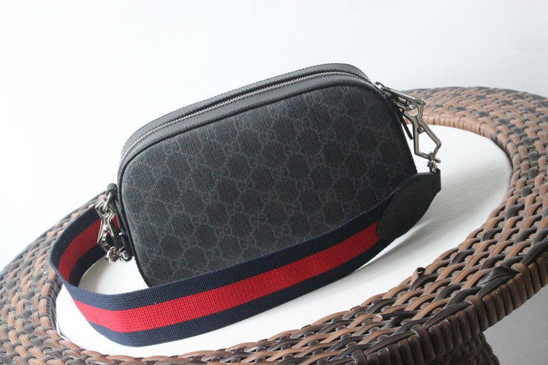 Gucci   Luxury Bags  1121