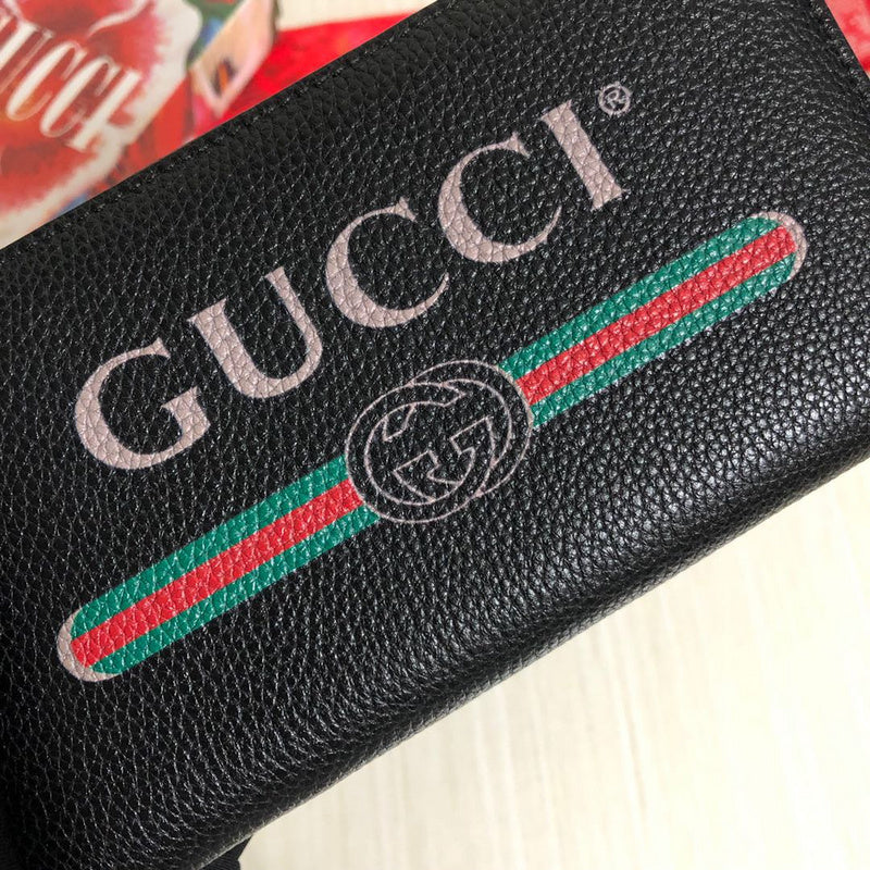 Gucci   Luxury Bags  878
