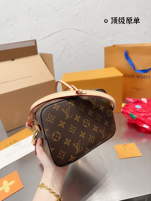 Alice bags - Louis Vuittons  - 14957