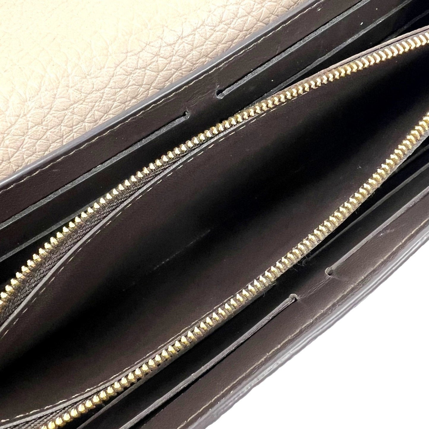 Louis Vuitton Beige Leather Portefeuille capucines wallet accessories