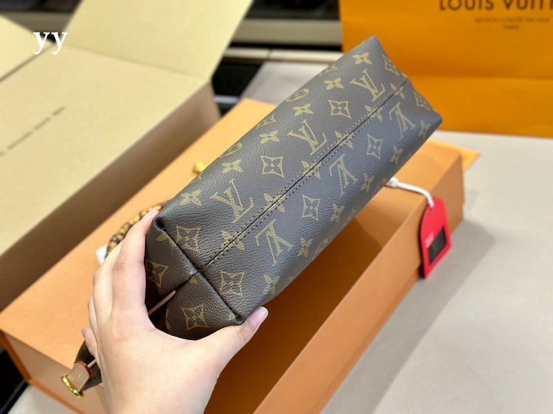Alice bags - Louis Vuittons  - 15001