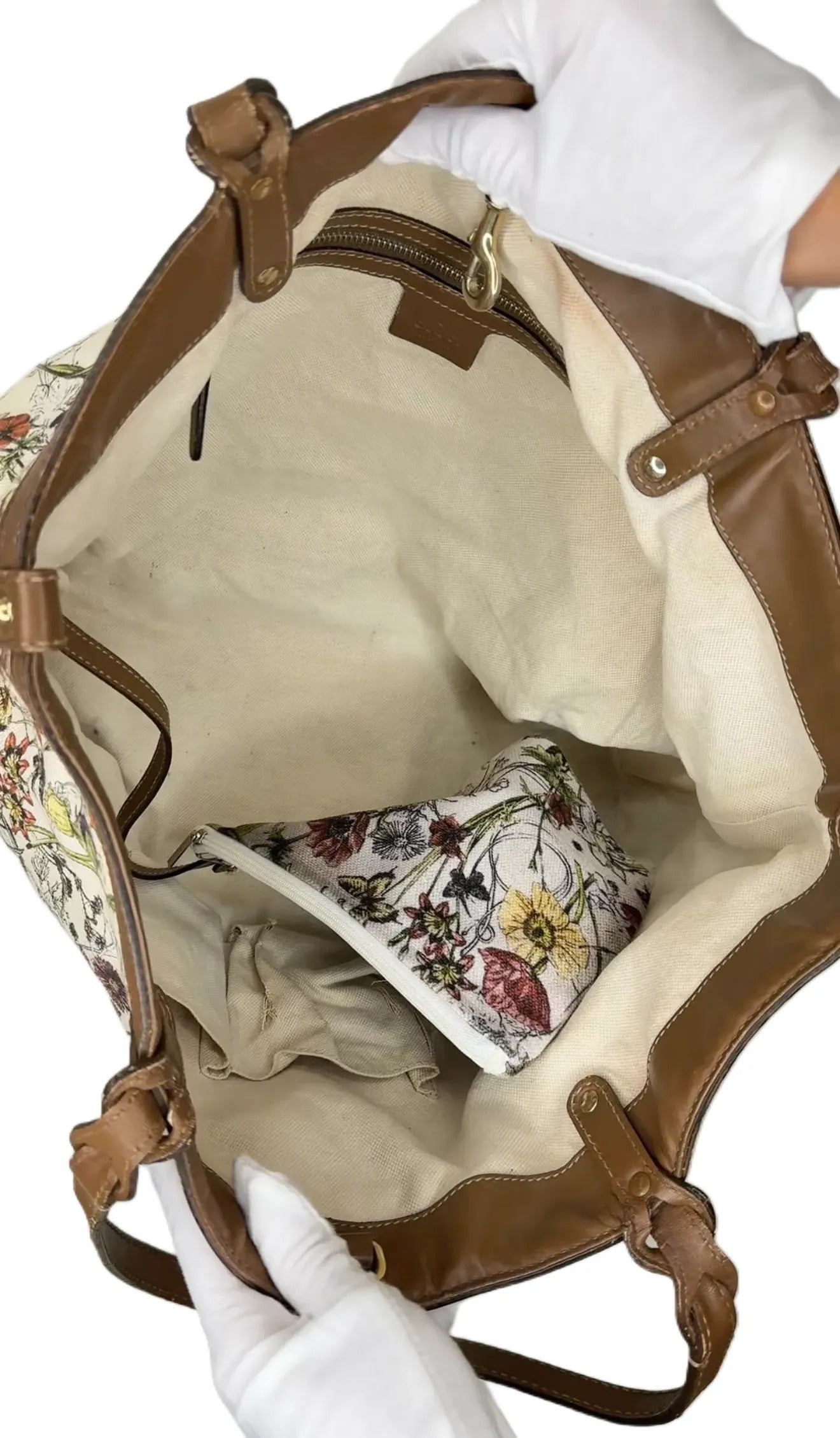 Gucci Leather handbag B21-12