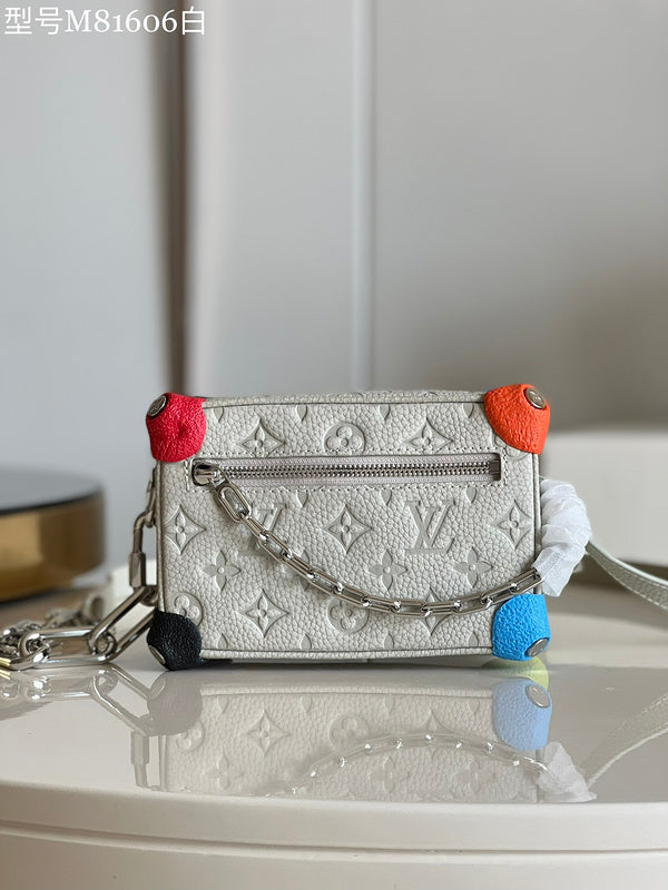 Alice Bags- Louis Vuittons  - 16254