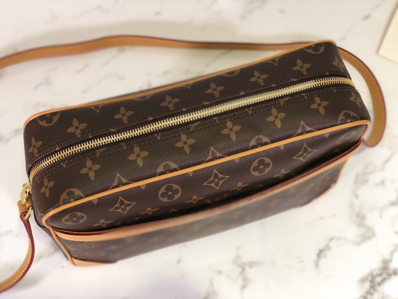 Alice Bags- Louis Vuittons  - 16035
